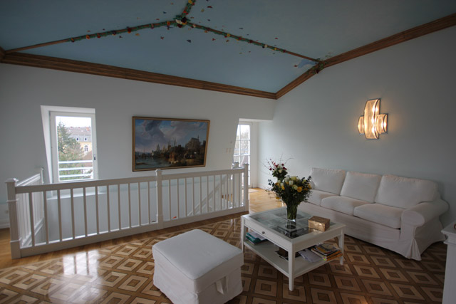 Yellow apartment — photo 1